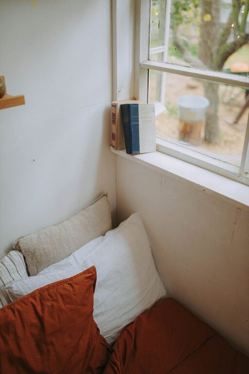 Simple Steps to Create a Cozy Reading Nook in Your Home