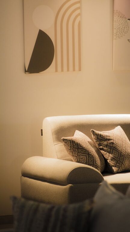 Simple Tips for Creating a Cozy and Inviting Living Space at Home